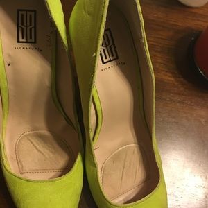 Green pumps
