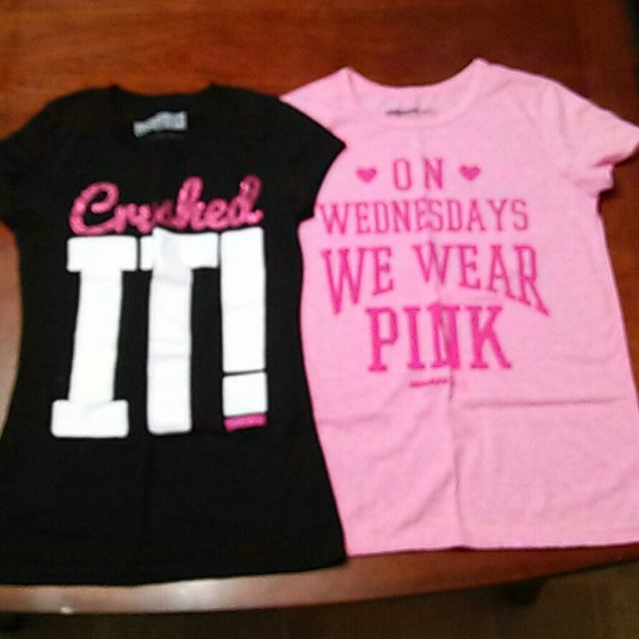 PINK ONE SOLD!!! 2 printed t-shirts!! Black $7 - Picture 1 of 2