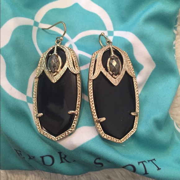 💕SALE💕 Kendra Scott earrings
