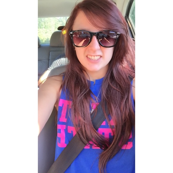 Meet your Posher, Megan - Picture 1 of 1