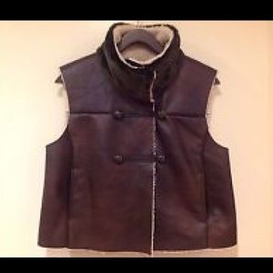 Jennifer Lopez faux fur brown vest