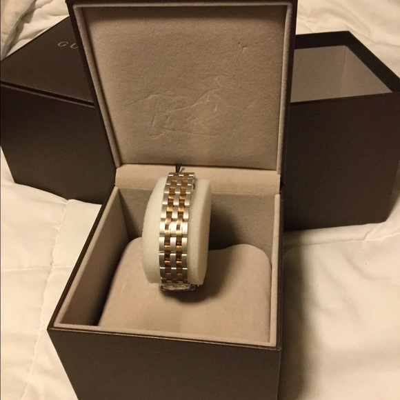 Gucci watch - Picture 2 of 2