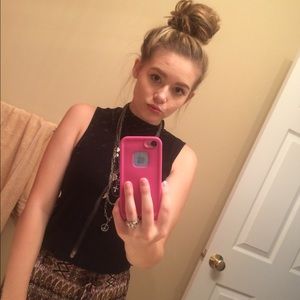 Meet your Posher, April