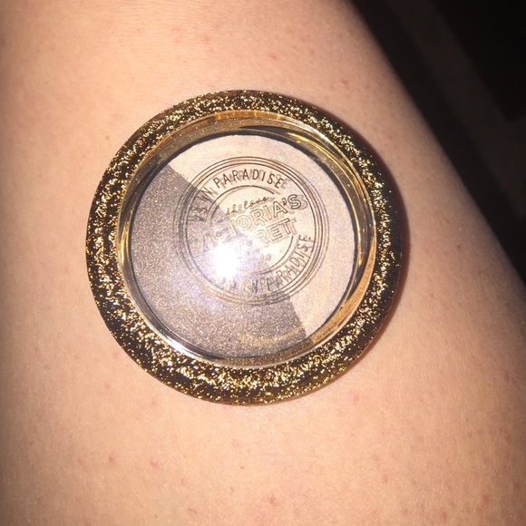 Victoria's Secret Other - Victoria's Secret Von Boyage Eyeshadow Duo