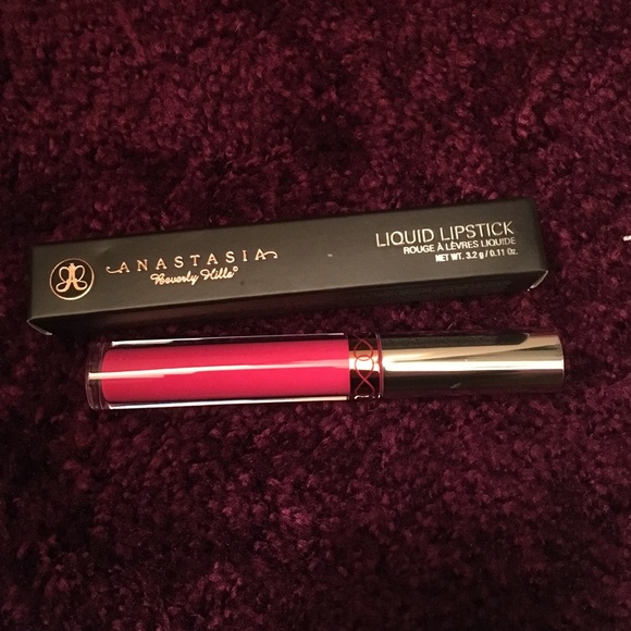 Nwt Anastasia Carina lipstick