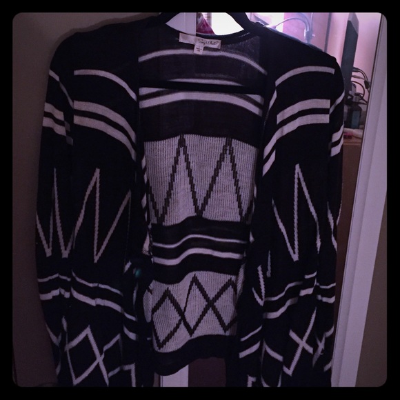 Sweaters - Black and white tribal print cover up