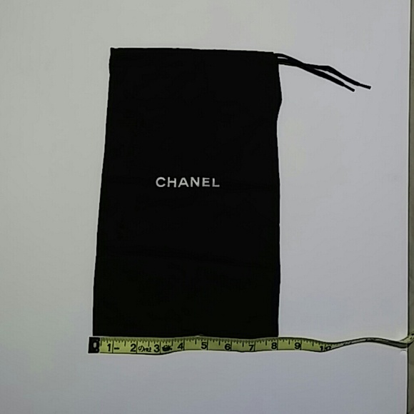 Chanel - Picture 3 of 3