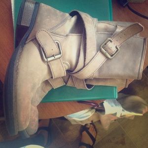 Steve Madden genuine leather brown buckle boots