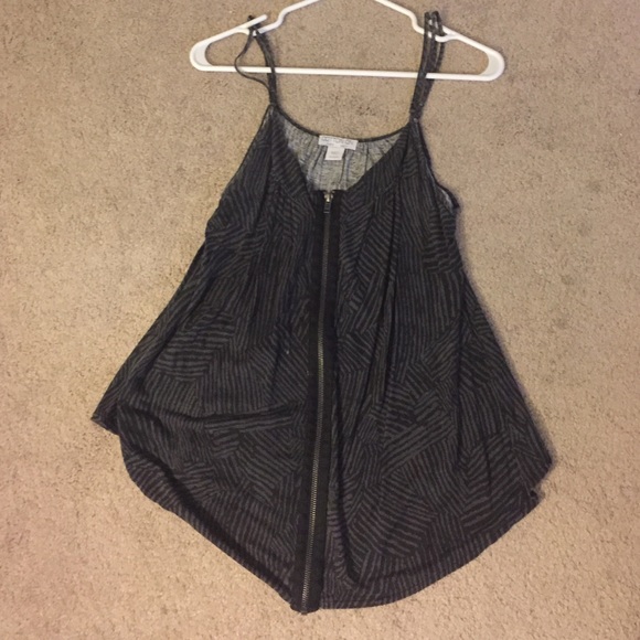 Gray and black pattern tank
