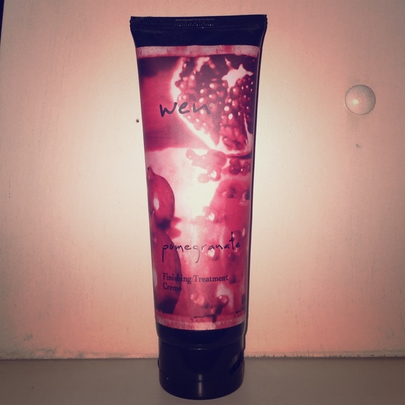 WEN pomegranate finishing treatment creme