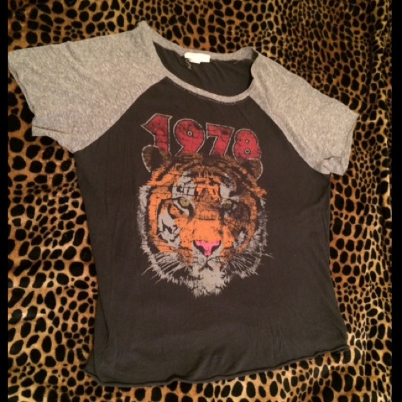 Forever21 vintage graphic tee