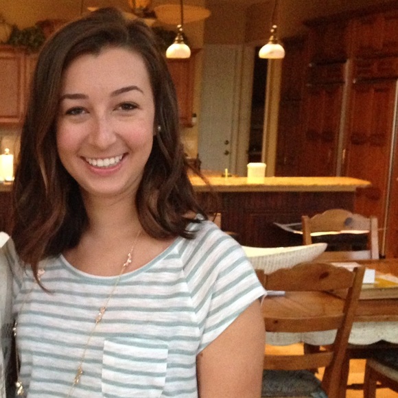 Meet your Posher, Emily