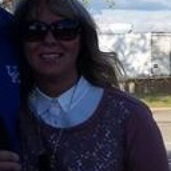 Meet your Posher, Julie - Picture 1 of 2