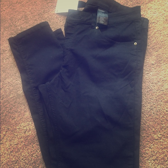 Black skinnies