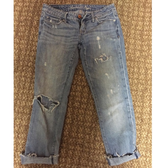 Ripped crop jeans