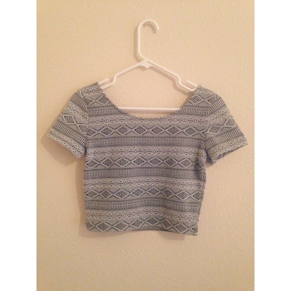 very cute crop top 💖 - Picture 1 of 3