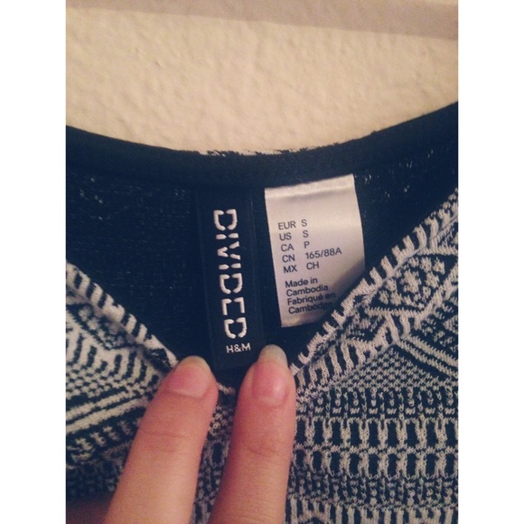 very cute crop top 💖 - Picture 2 of 3