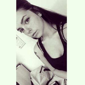 Meet your Posher, Olivia