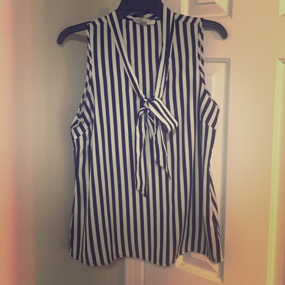 Forever 21 stripe sleeveless dress shirt