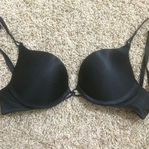 VS Black Bombshell Plunge Push-Up Bra