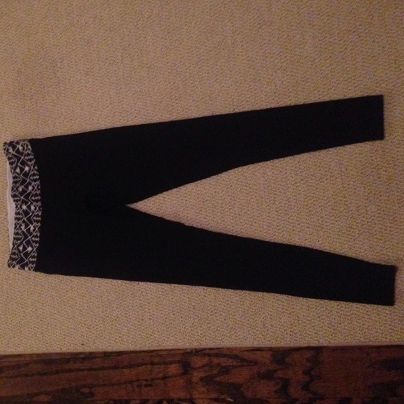 VS PINK Reversible Ultimate Yoga Leggings