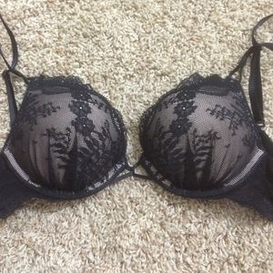 VS Lacy Miraculous Plunge Push-Up Bra