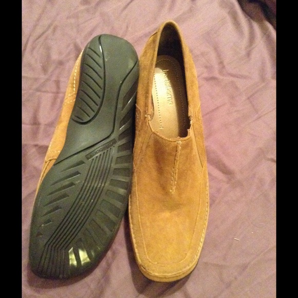 Tan flats. New!  SOLD ON ANOTHER SITE! - Picture 2 of 2