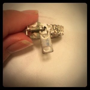 Clearance Zipper ring