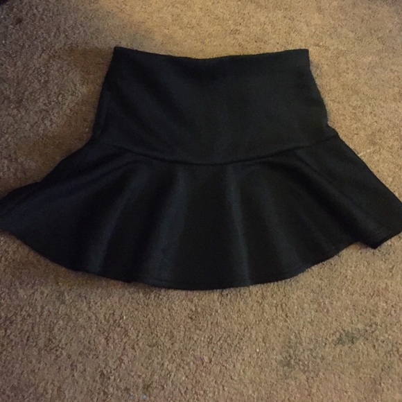 Forever 21 Short Circle Skirt