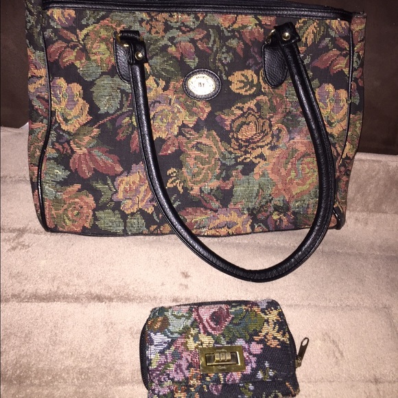 Black floral handbag w/ wallet