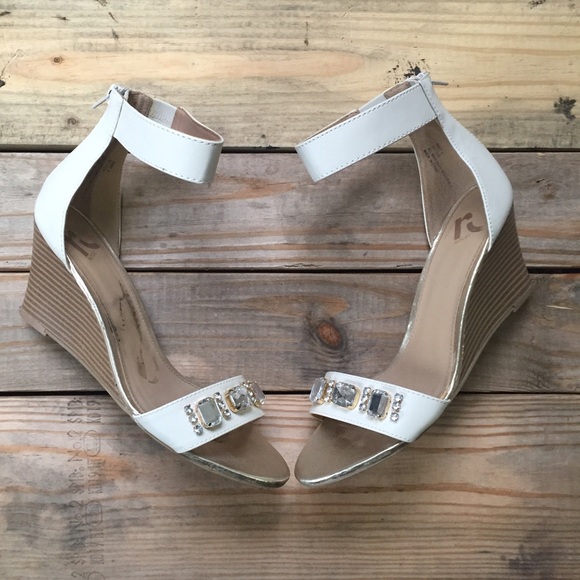 Report | jeweled wedge