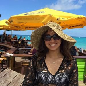 Meet your Posher, Adriana