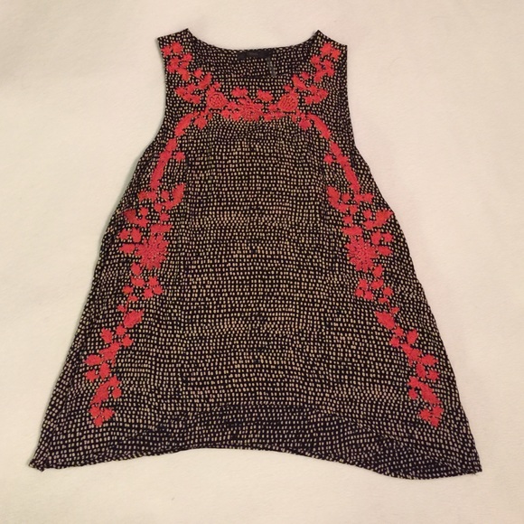 Sleeveless print blouse