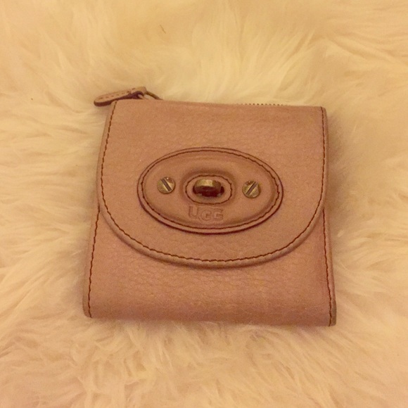 UGG wallet