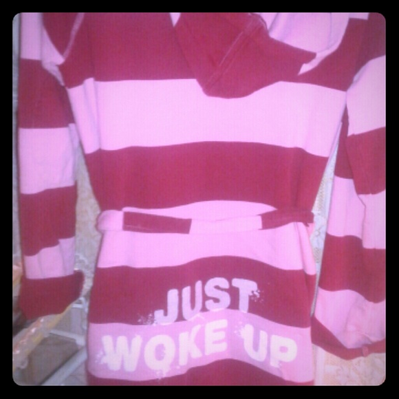 Pink VS Robe