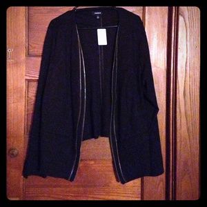 NWT Cropped open front blazer w/ zippered detail