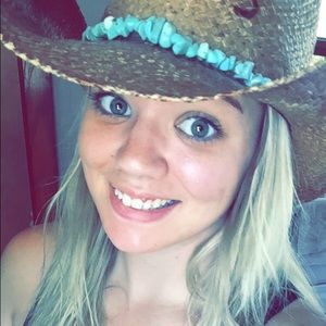 Meet your Posher, Corinne