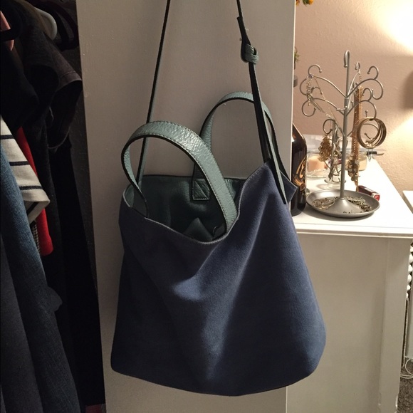 BDG Reversable Tote w/ medium sized clip on wallet