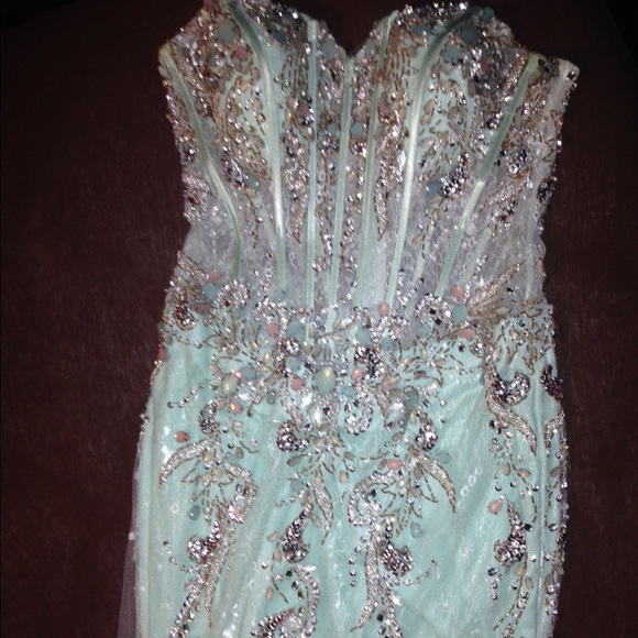 prom dress only worn once - Picture 3 of 4