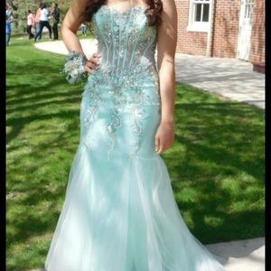 prom dress only worn once