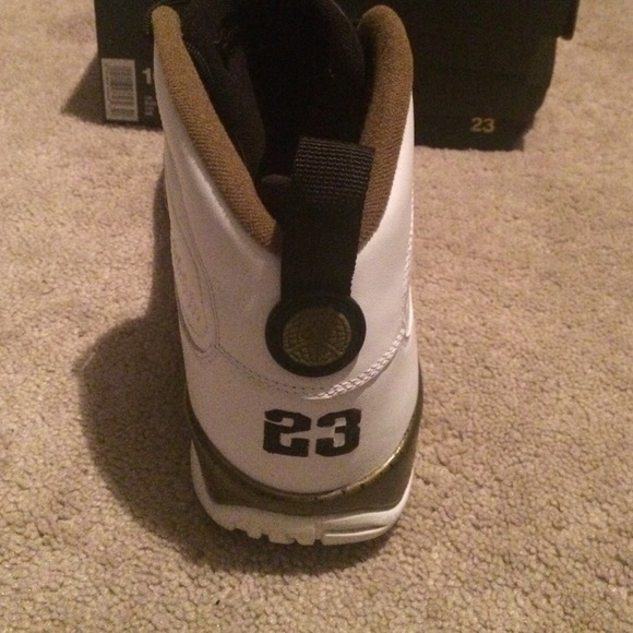 Jordan retro 9 "statue" - Picture 2 of 4