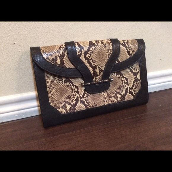 Elaine Turner Handbags - Leather Elaine Turner envelope clutch w/snakeskin