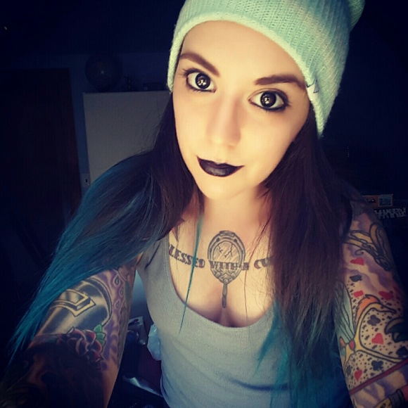 Meet your Posher, Leesa - Picture 2 of 2