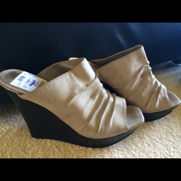 JS by Jessica Simpson