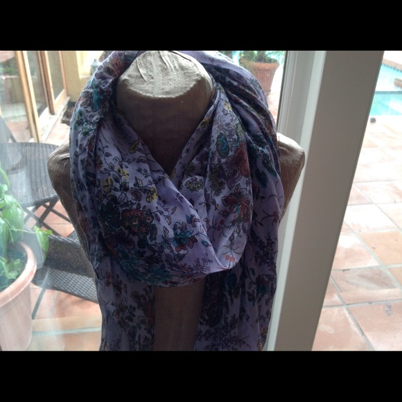 Lavender floral scarf💜💜💜