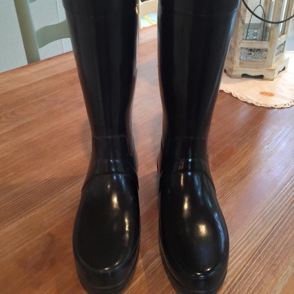 Hunter Rainboots - Picture 2 of 3