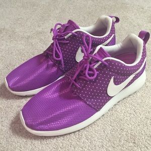 Neon Purple Nike Roshe Runs - Mint Condition