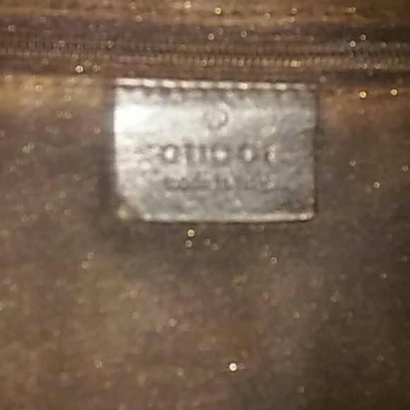 Gucci - Picture 2 of 2