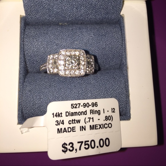 Simply Vera Diamond Ring