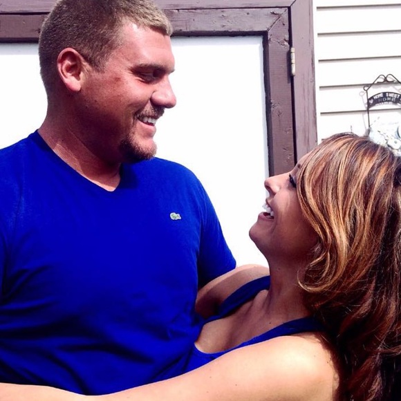 • MEET YOUR POSHER • - Picture 2 of 4